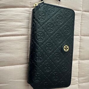 Tory Burch Zip Wallet